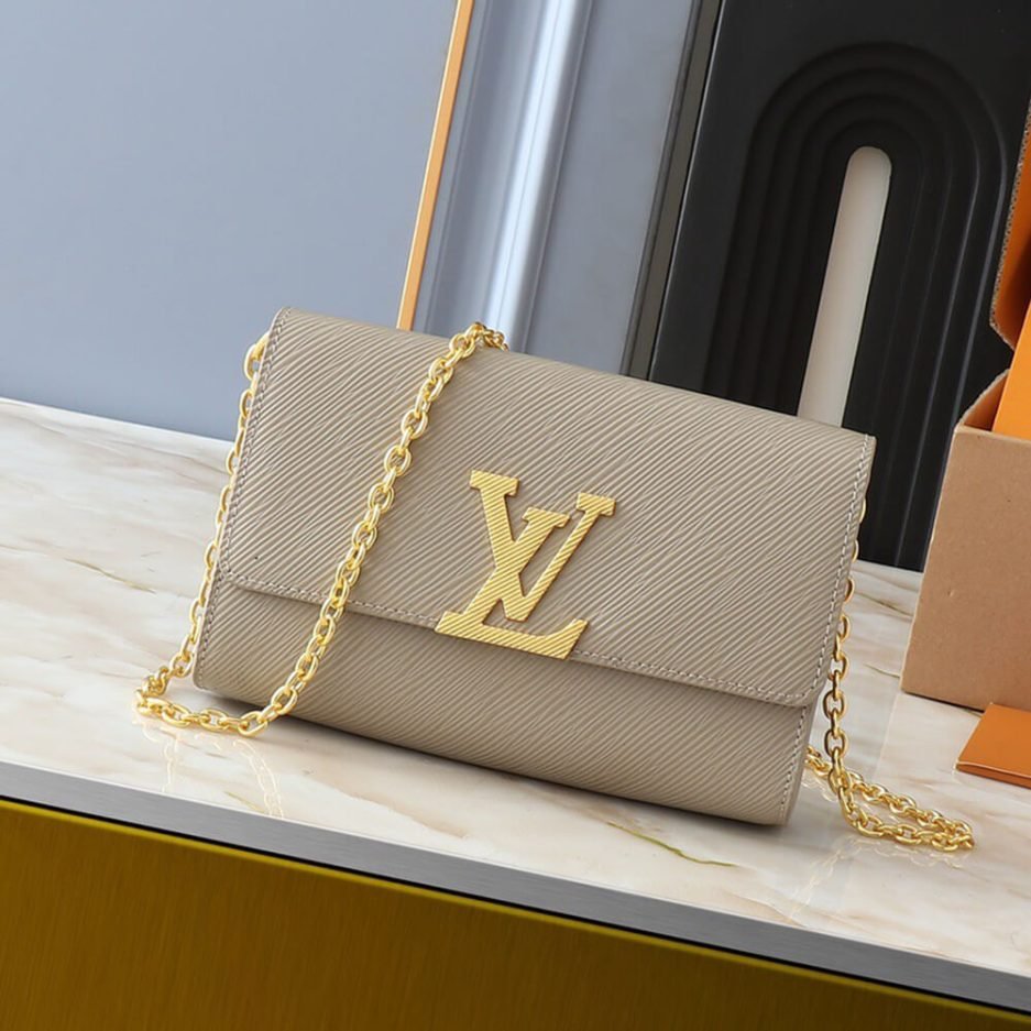 LV Pochette Louise - Image 2
