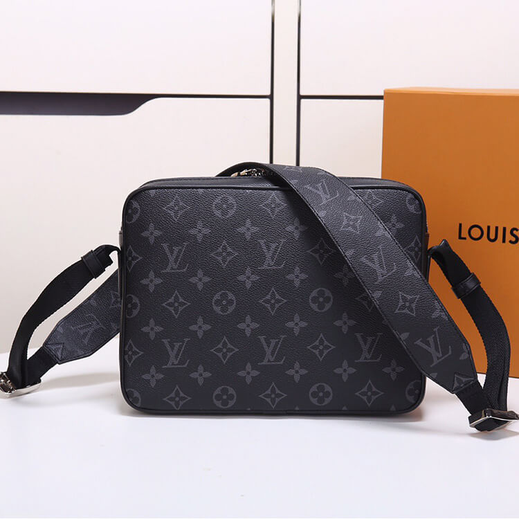 LV Outdoor Messenger - Image 3