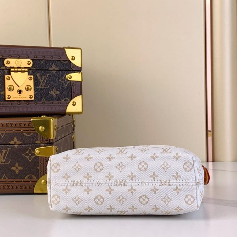 LV Hills Pochette - Image 5