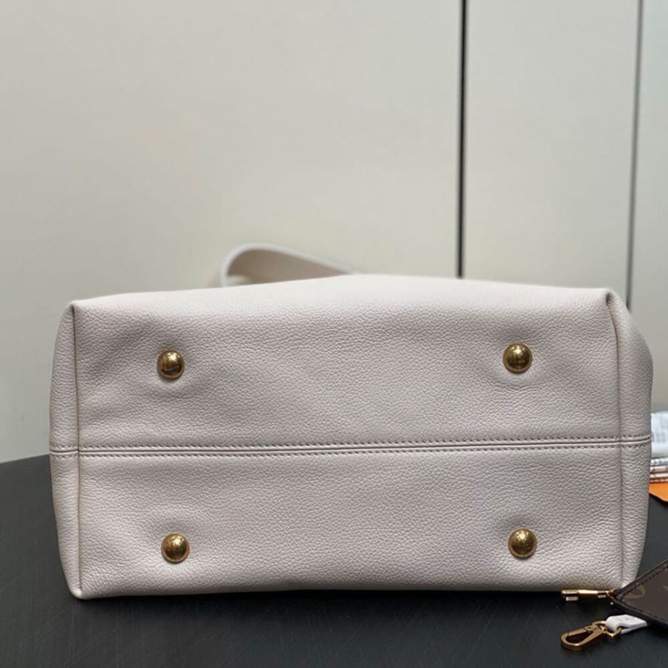 LV Low Key Hobo MM - Image 5