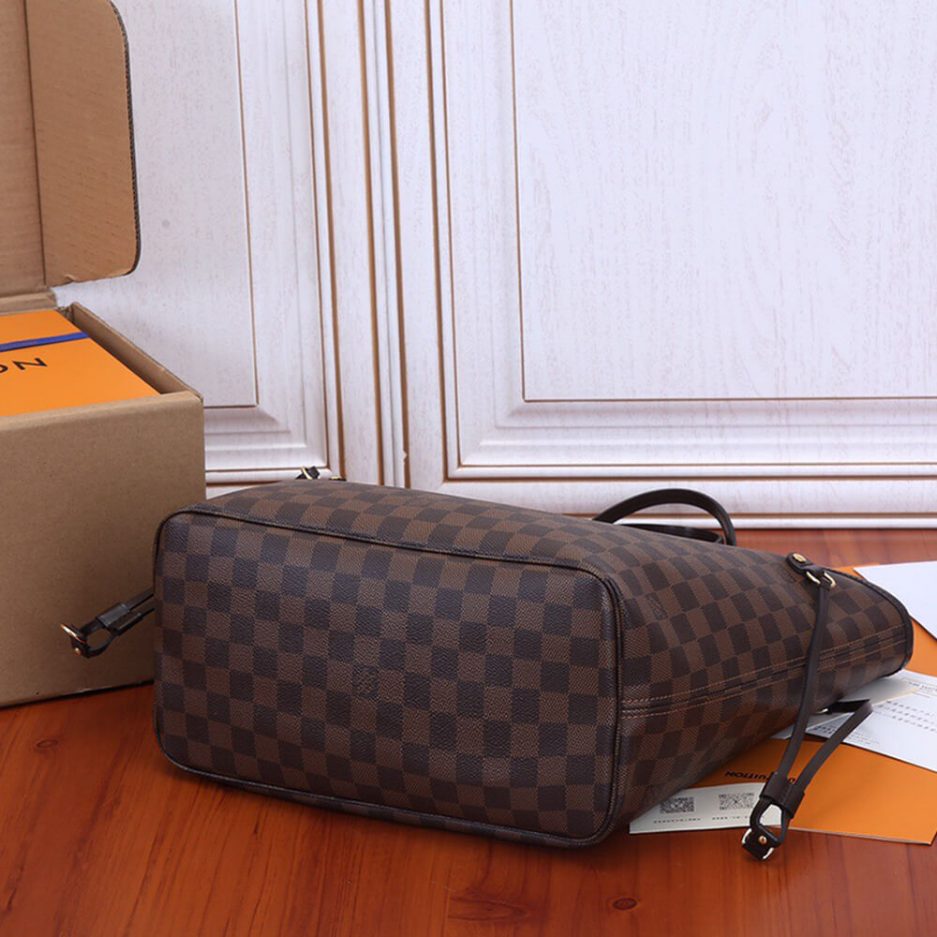 LV Neverfull MM Tote - Image 5